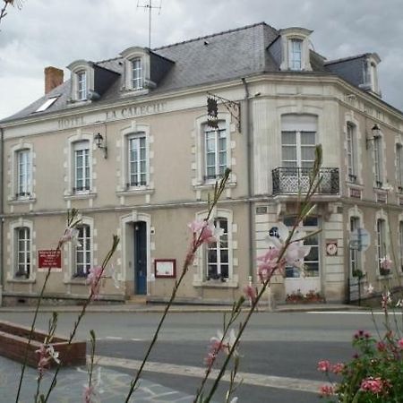 Le Relais De La Caleche Hotel Saint-Denis-dʼAnjou Exterior foto