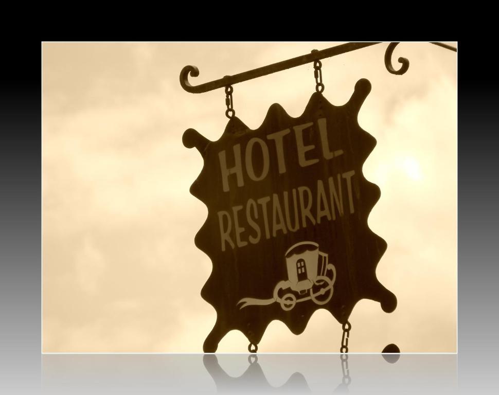 Le Relais De La Caleche Hotel Saint-Denis-dʼAnjou Exterior foto